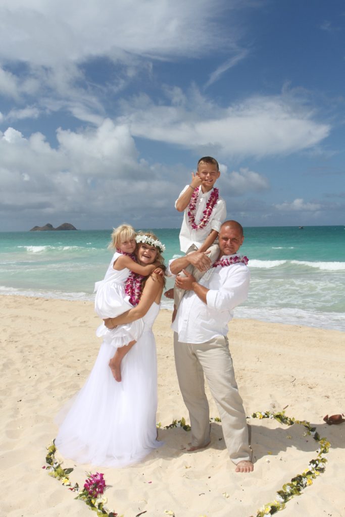 Hawaii Vow Renewal family on the beach