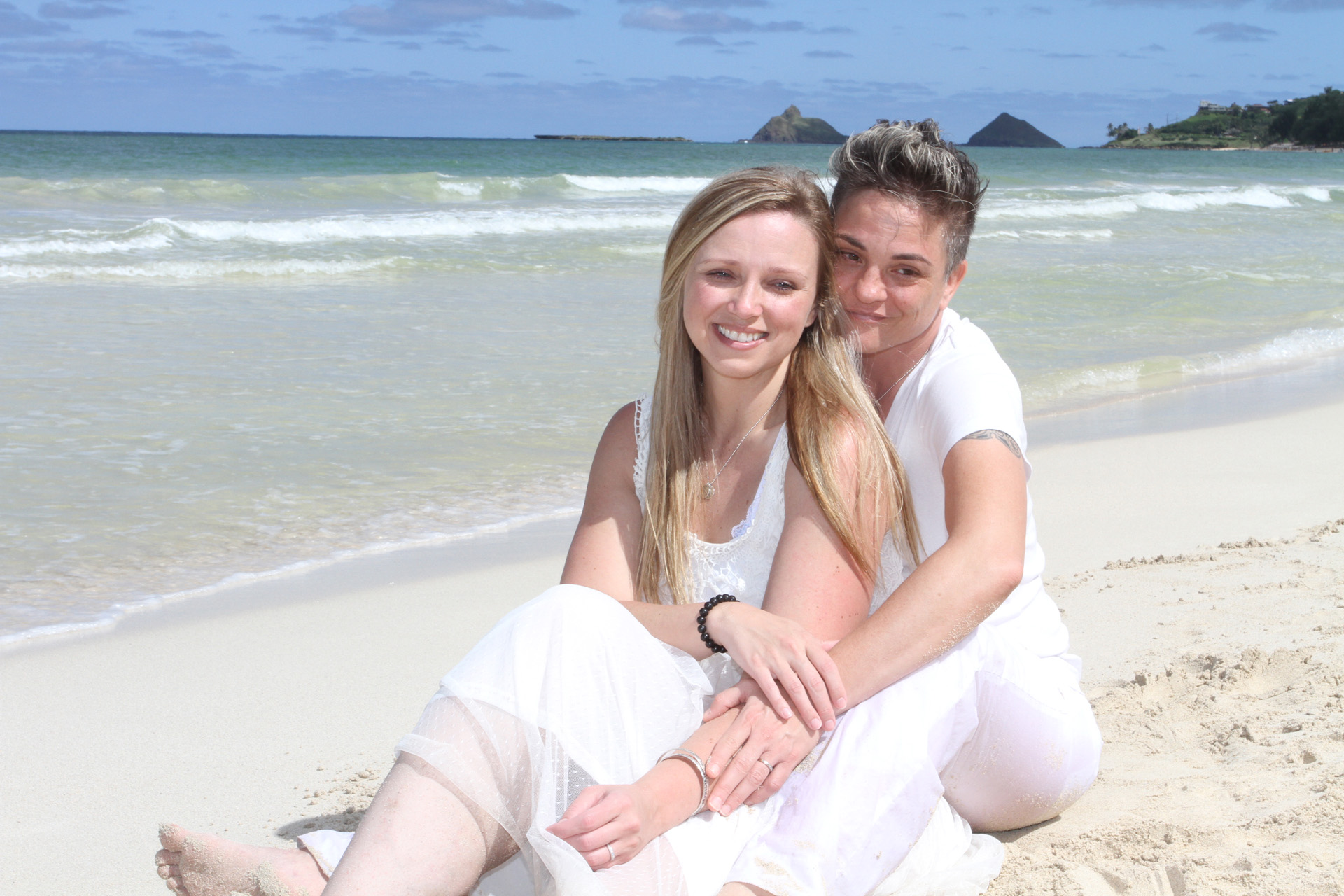 Same Sex Marriage Gay Lesbian Hawaii Wedding Sweet Hawaii Wedding Beach Weddings And Vow Renewals 5711