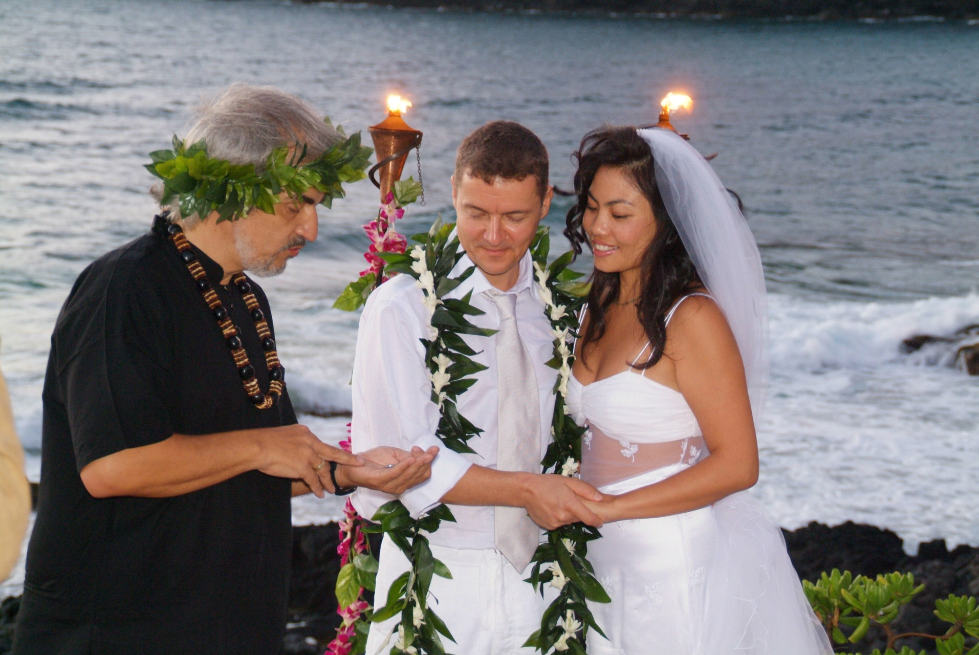 Hawaii Wedding Package - Sacred Hawaiian Wedding Package