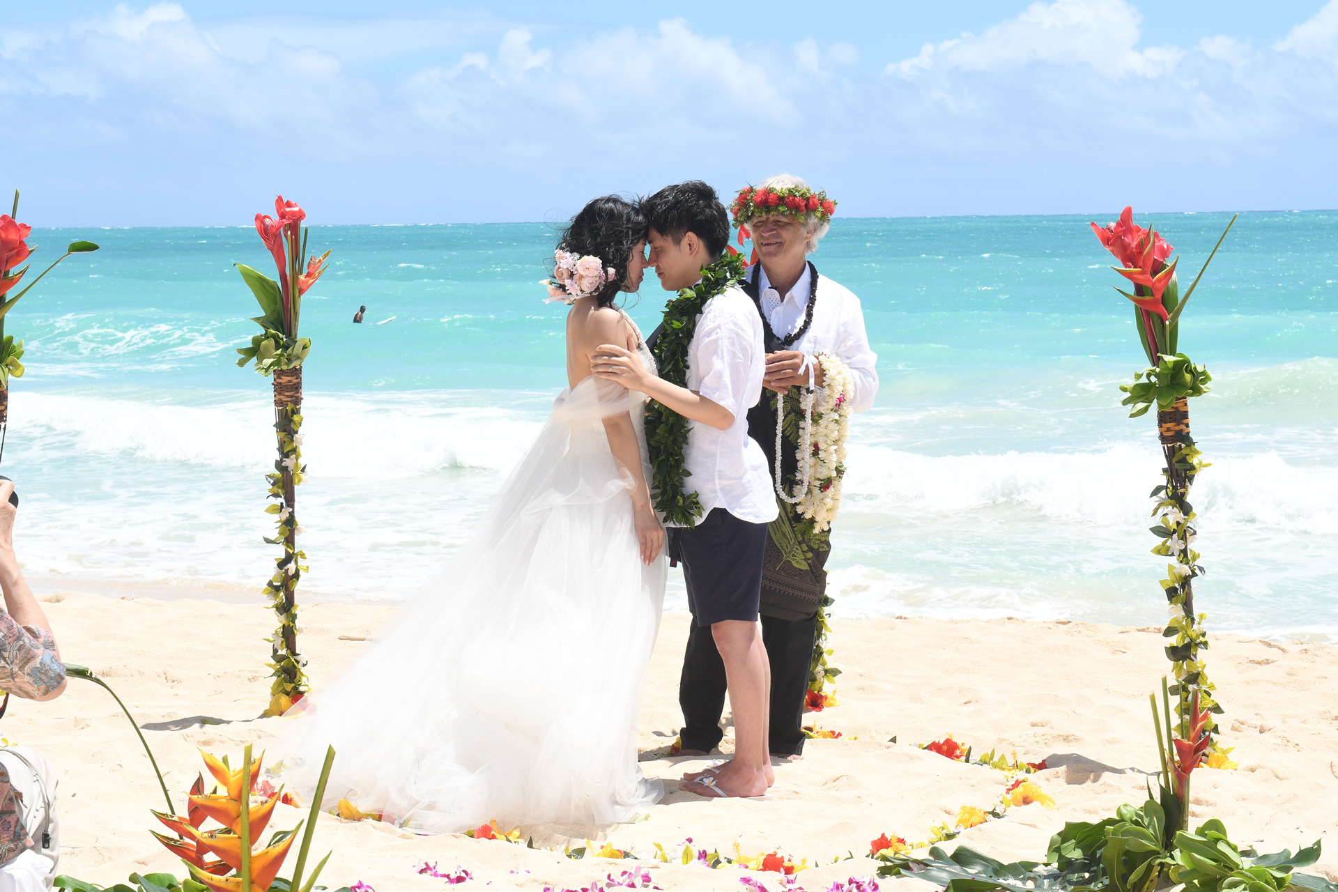 Simply Sacred Hawaiian Beach Wedding Ceremony