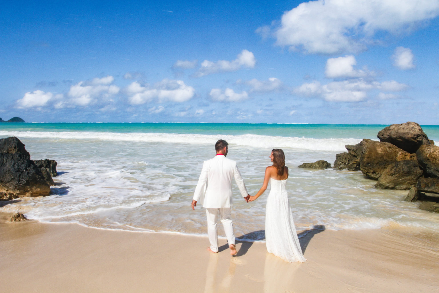 Affordable Barefoot Hawaii Beach Wedding Package in Oahu