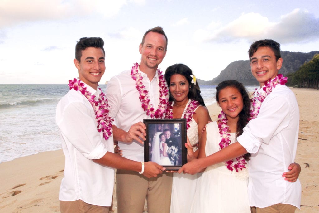 hawaii vow renewal family