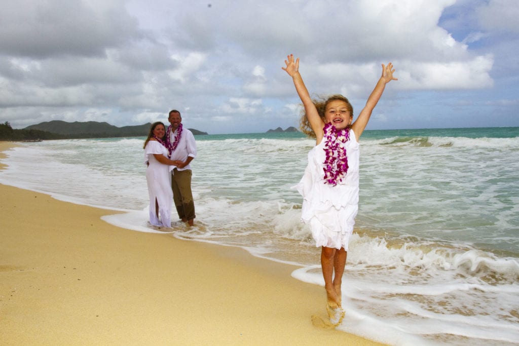 sweet hawaii vow renewal family