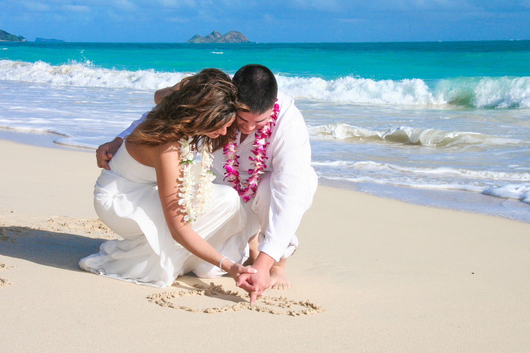 Affordable Barefoot Hawaii Beach Wedding Package in Oahu