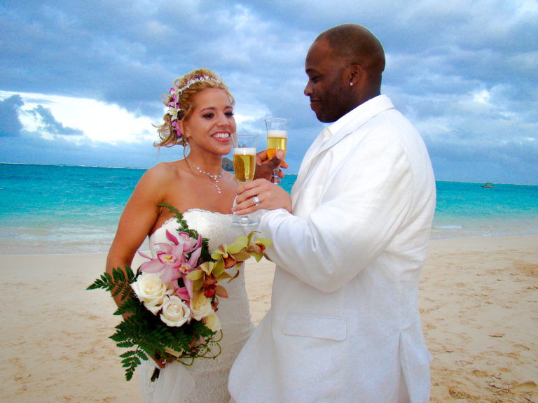 Lanikai Beach Wedding by Sweet Hawaii Wedding 