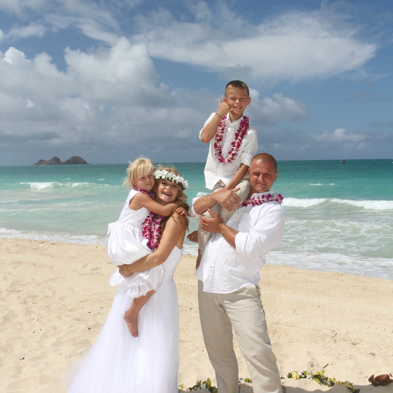 Hawaii Vow Renewal family on the beach