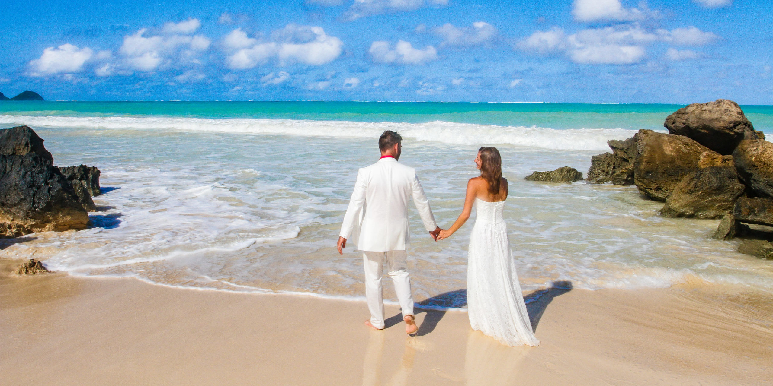 barefoot delight hawaii wedding
