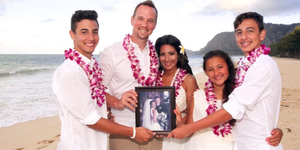 hawaii vow renewal family